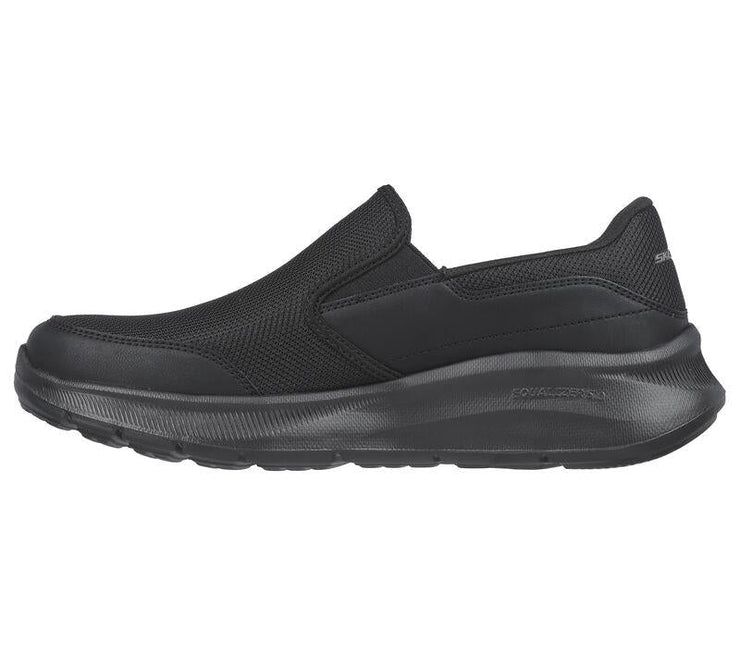 Men's Wide Fit Skechers 232515 Equalizer 5.0 Persistable Trainers - Black