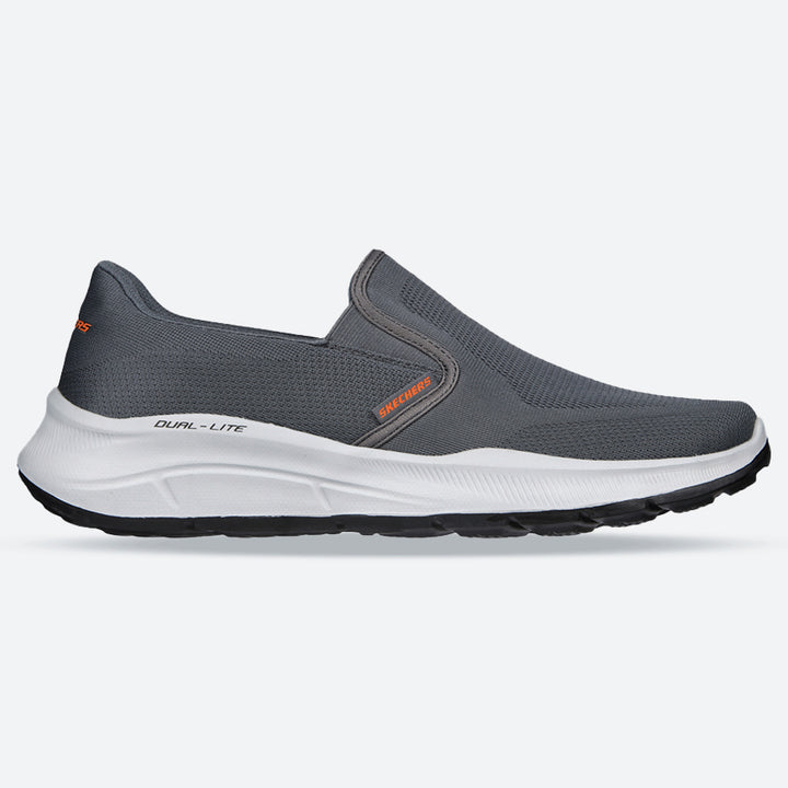 Men's Wide Fit Skechers 232516WW  Equalizer 5.0 Grand Legacy Trainers in Black - Image 1