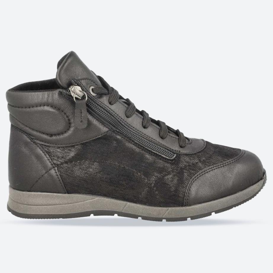 Women's Wide Fit DB Larkspur Boots in Black Leather / Stretch - Image 1