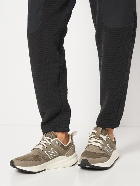 Men's Wide Fit New Balance UA900DC2 Running Trainers