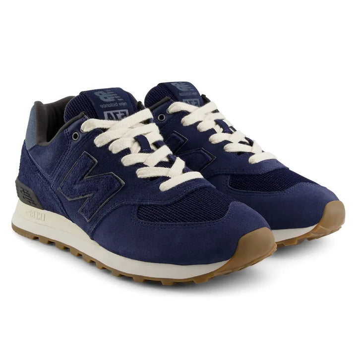 Women's Wide Fit New Balance U5747FO Trainers in Navy - Image 1