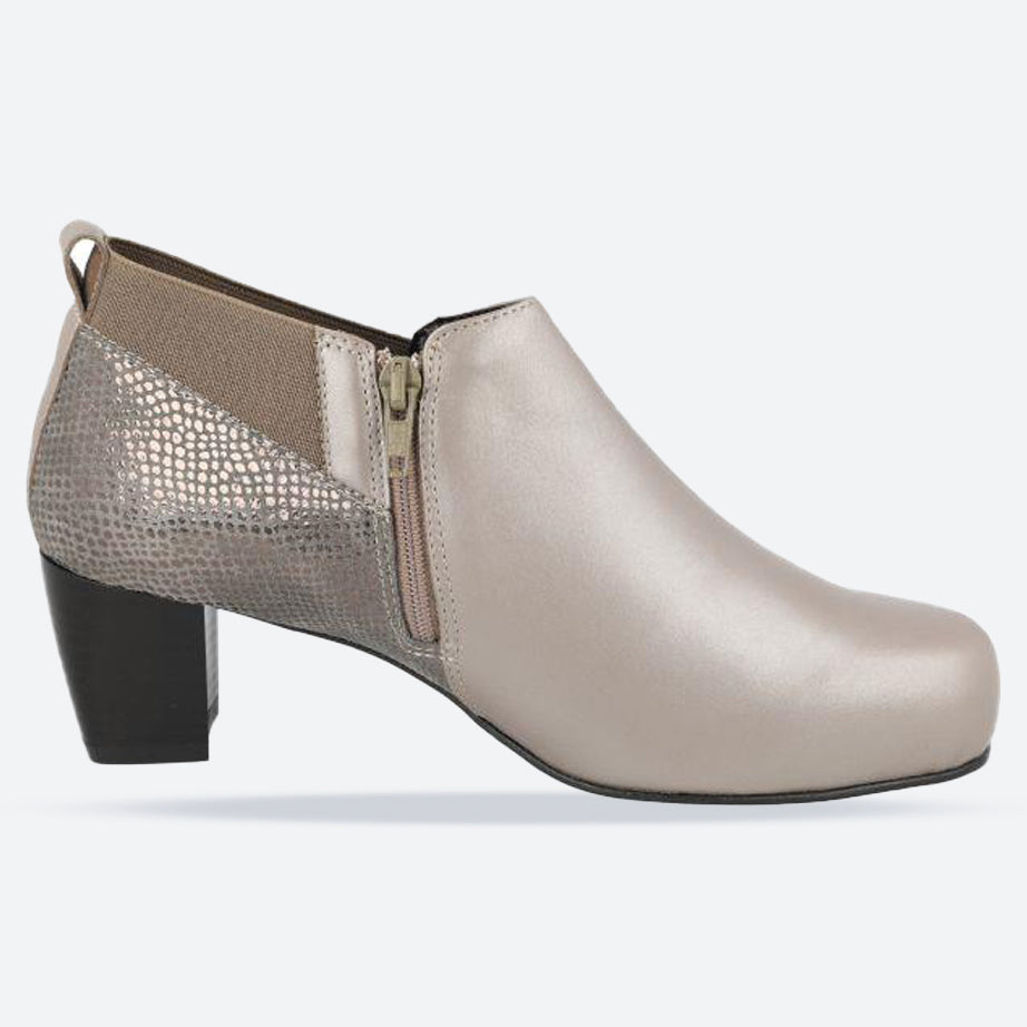 Women's Wide Fit DB Carrie Boots