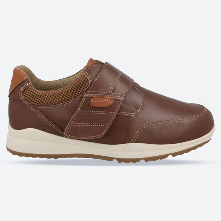 Men's Wide Fit DB Darwin Shoes in Black - Image 1