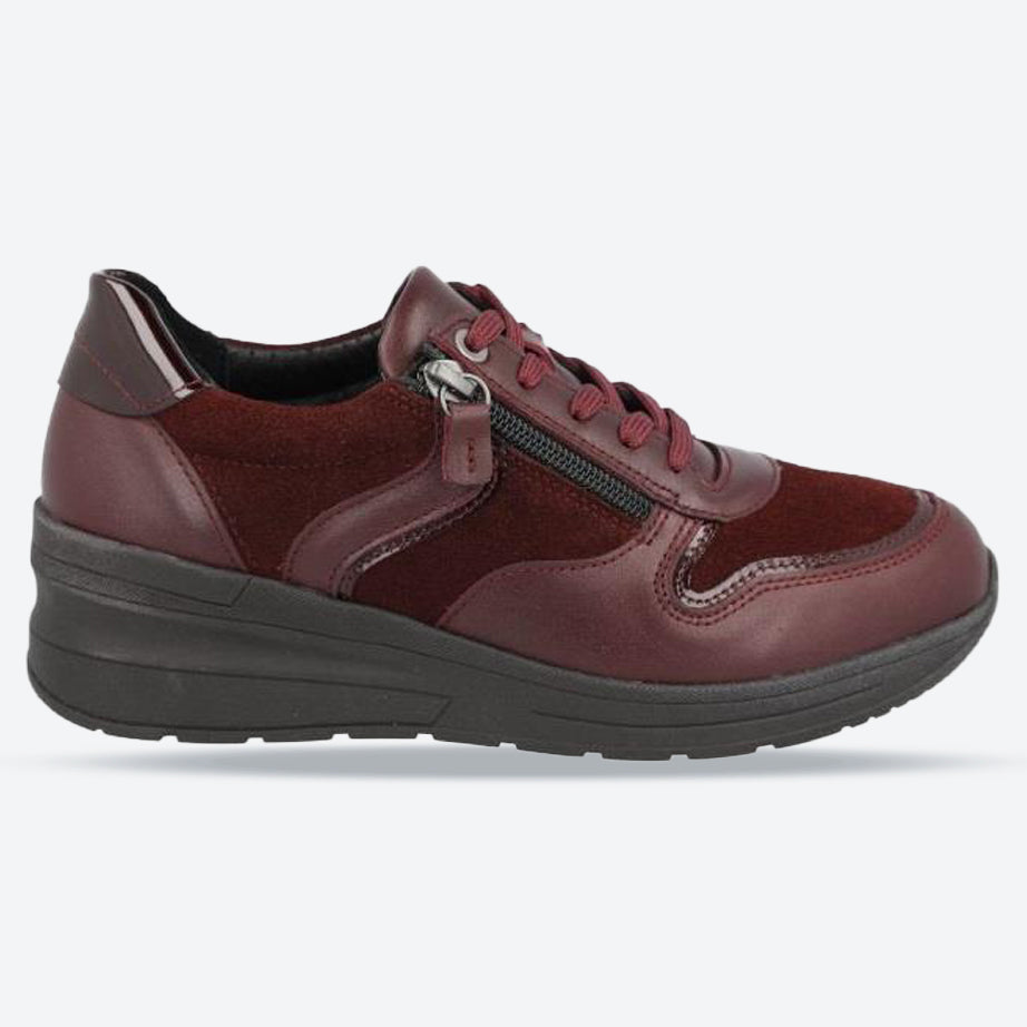 Women's Wide Fit DB Fleet Trainers in Black Crinkly Patent / Snake Lea - Image 10