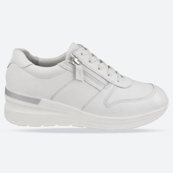 Women's Wide Fit DB Farndish Trainers in Black - Image 1