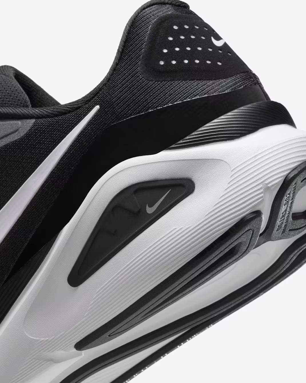 Men's Wide Fit Nike HQ2588-001 Structure 26 Running Stability Trainers