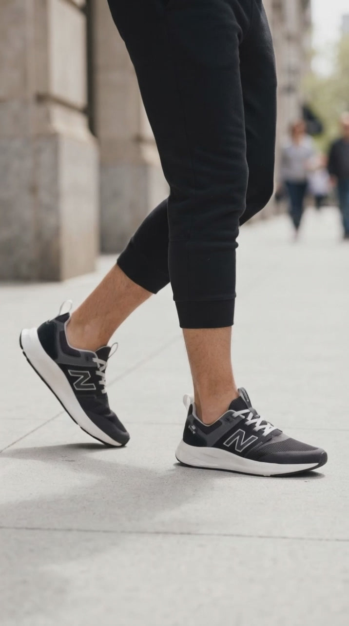 Men's Wide Fit New Balance Dynasoft U9005G9 Walking/Running Trainers in Black - Image 6