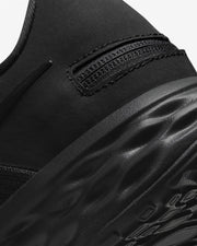 Women's Wide Fit Nike DD8476-001 Revolution 6 Flyease Trainers